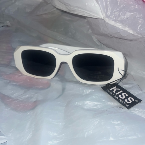 Sun glasses bundle - Picture 5 of 11